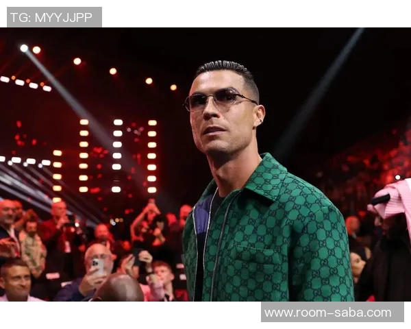 拳击教练：我很乐意和C罗坐下聊聊，我可以帮他提升心理素质